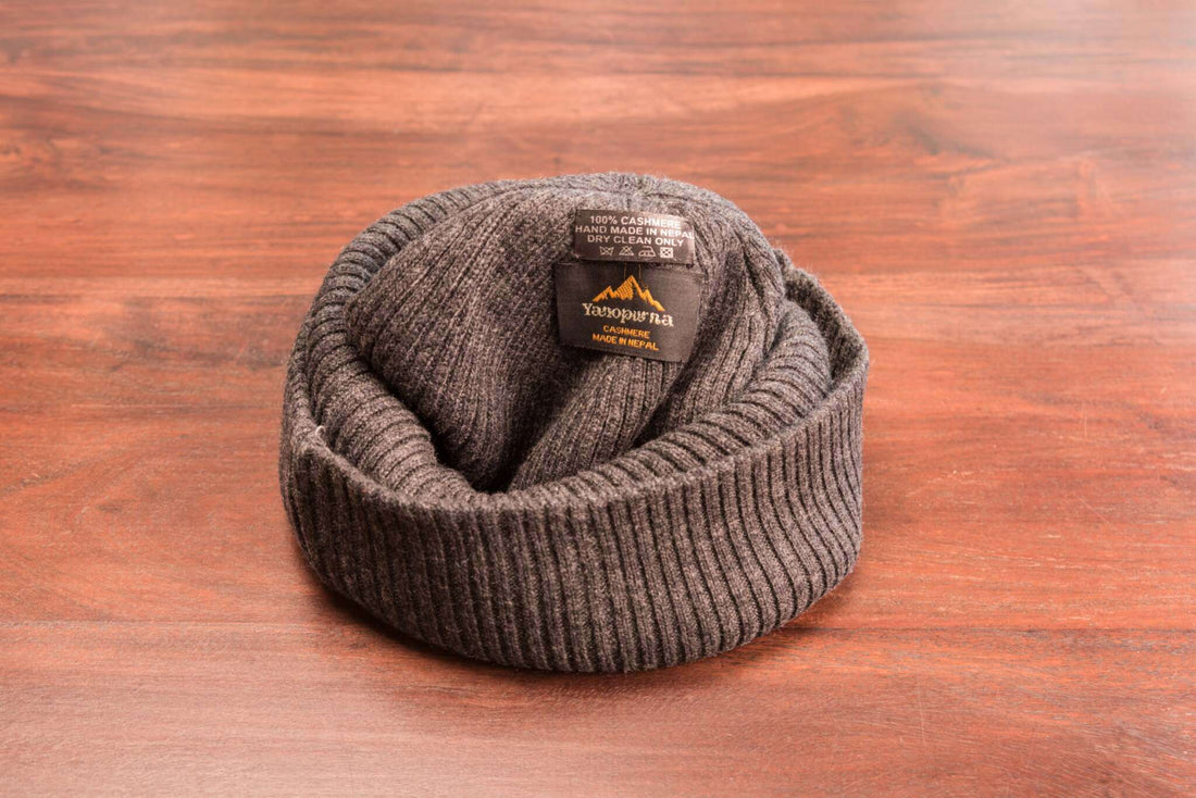 Bonnet bonnet cachemire côtelé avec revers noir gris 