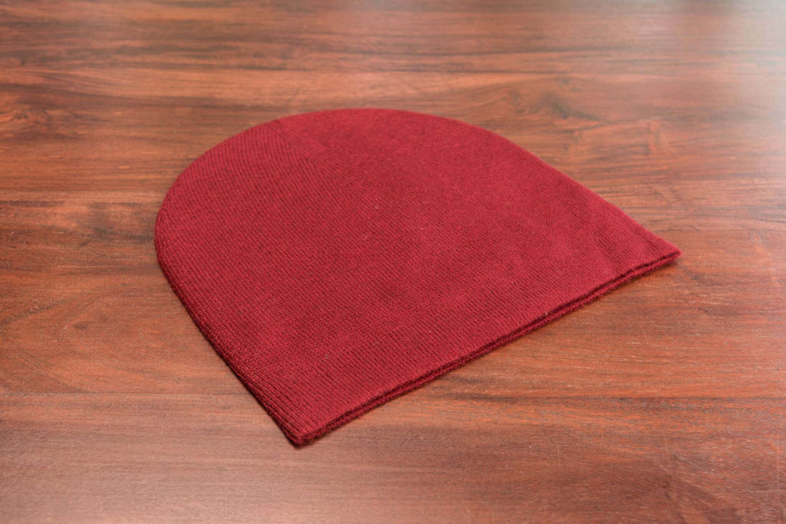 Bonnet bonnet cachemire lisse rouge foncé