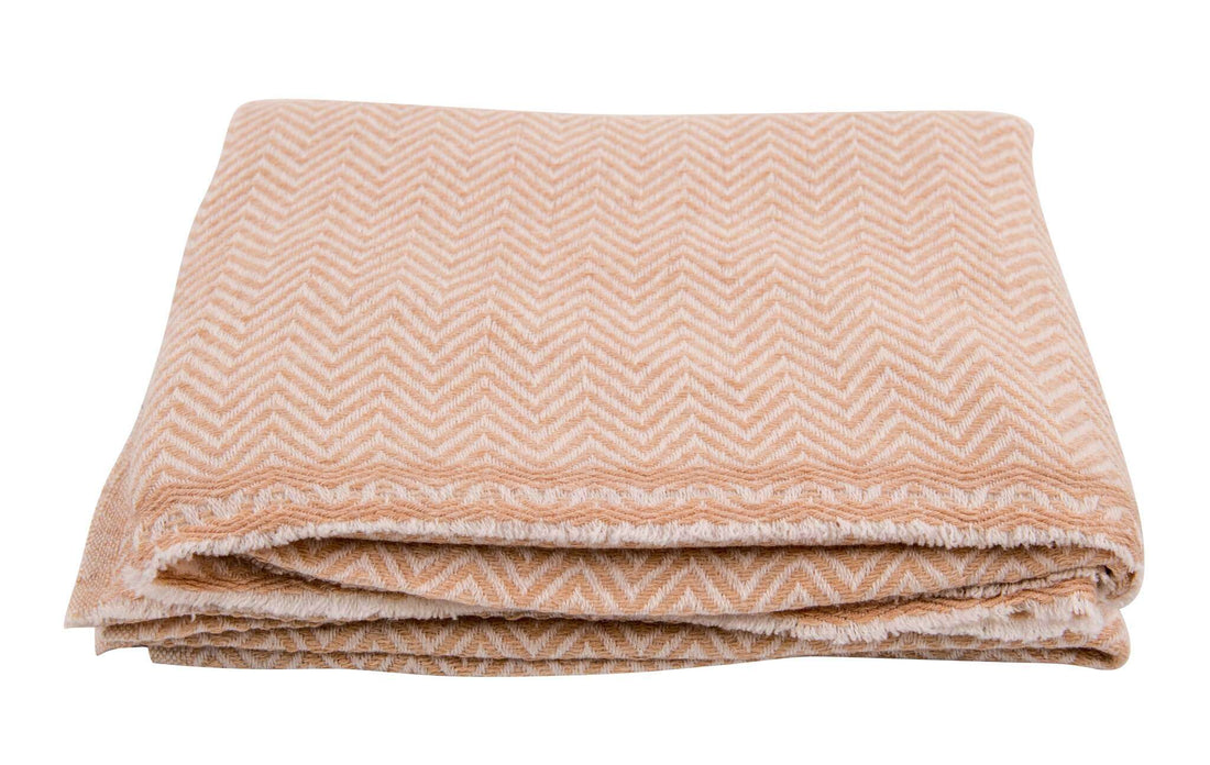 Couverture en cachemire beige doré à gros motif chevrons