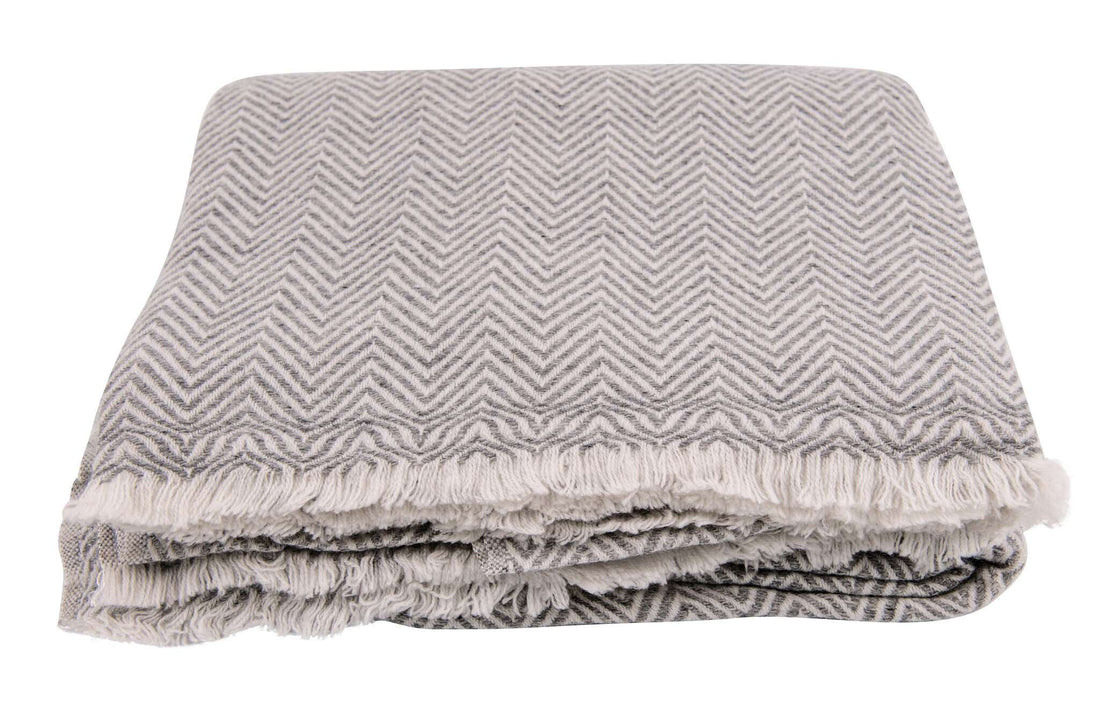 Couverture en cachemire gris à gros motif chevrons